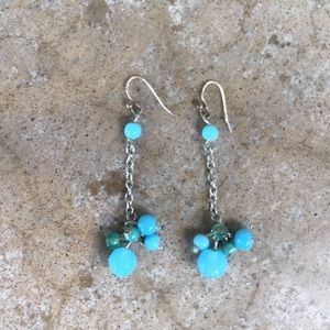⚡️⚡️3/$10 AE blue dangle bead earrings